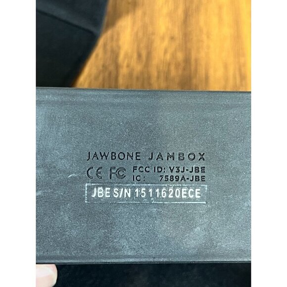 Jawbone Mini Speaker Bluetooth Black Travel Office Work Tailgate Music Portable - Picture 4 of 9